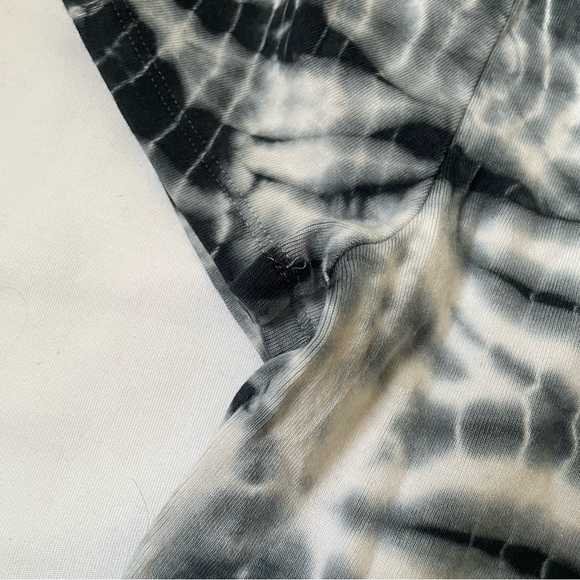 Time and Tru tie dye blue and white basic layer t shirt top size medium - Picture 7 of 7